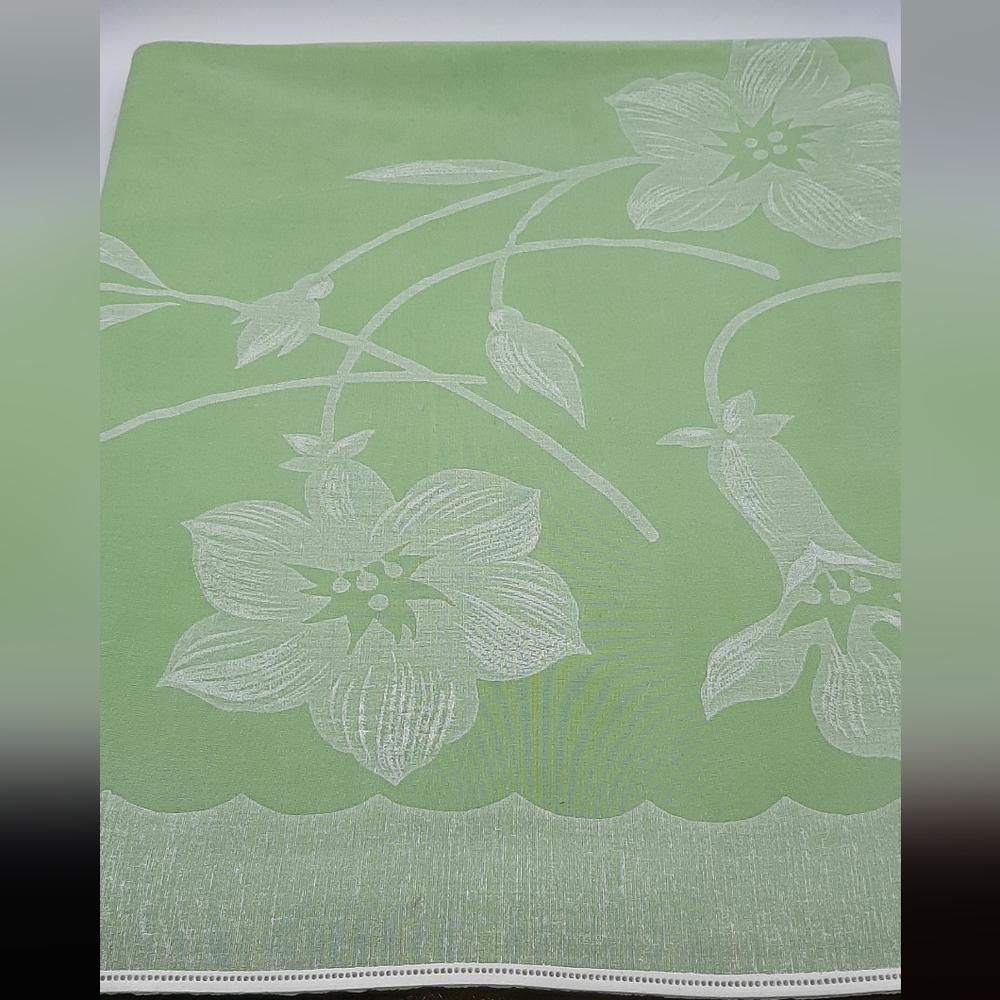 Vintage Baroness Table-Cover Tablecloth Green Floral Vinyl 60" x 90" Easy Wipe